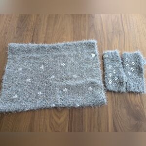 Betsey Johnson cowl and mitt set